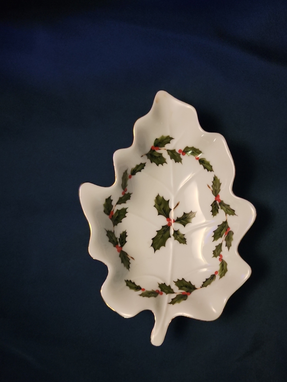 Vintage 1985 Lefton China Boughs of Holly Leaf Shaped Candy Trinket Dish 05235